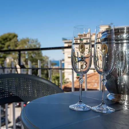 ベッド・アンド・ブレックファスト Alma 4*